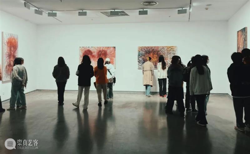 韦嘉：三张绘画，在人群中丨AMNUA《通明》系列 视频资讯 AMNUA视野 崇真艺客